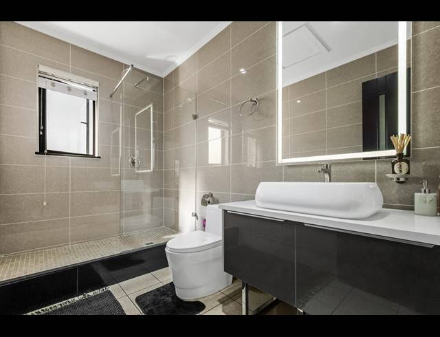 4 BEDROOM CLUSTER FOR SALE IN MAROELADAL